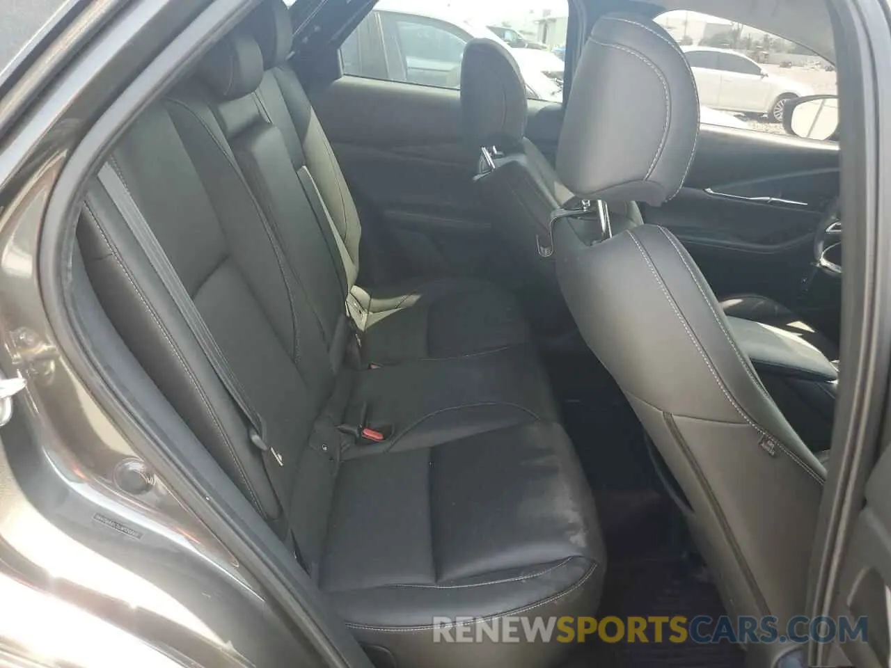 11 Photograph of a damaged car 3MVDMADL5LM120666 MAZDA CX30 2020