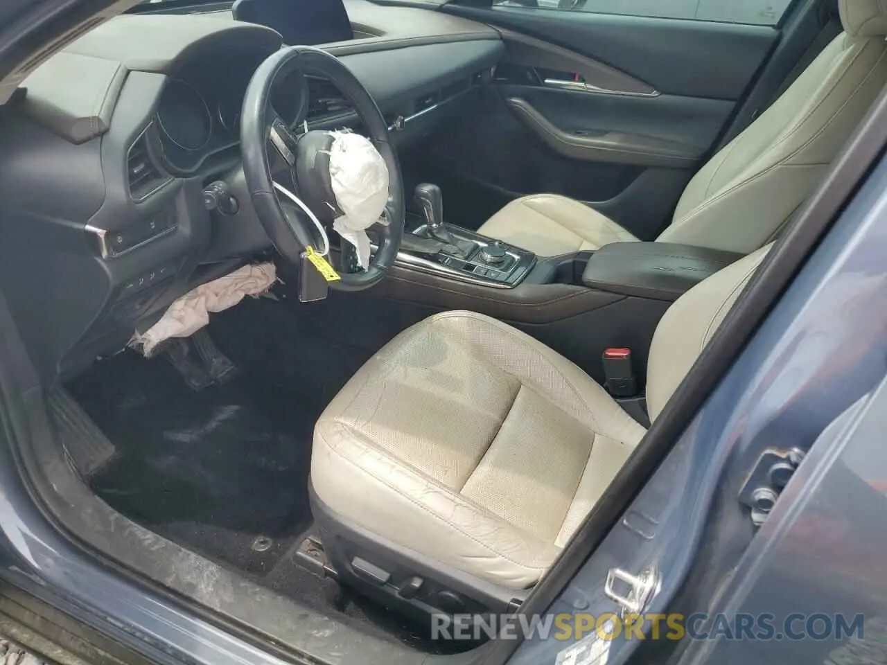 7 Photograph of a damaged car 3MVDMAEMXLM111629 MAZDA CX30 2020