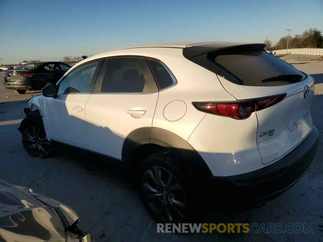 2 Photograph of a damaged car 3MVDMBCL1LM115794 MAZDA CX30 2020