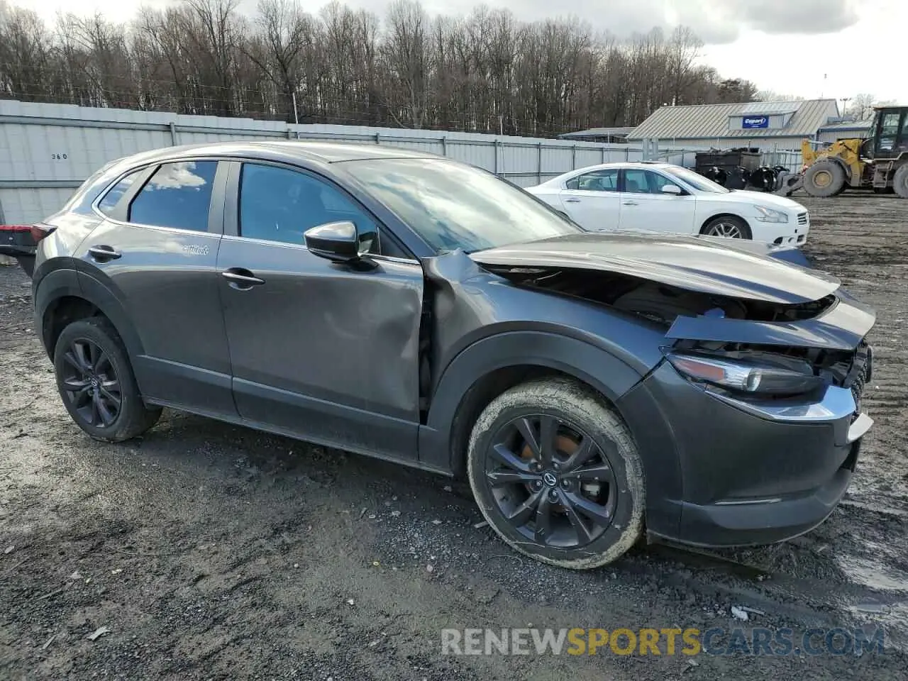 4 Photograph of a damaged car 3MVDMBCL1LM129064 MAZDA CX30 2020