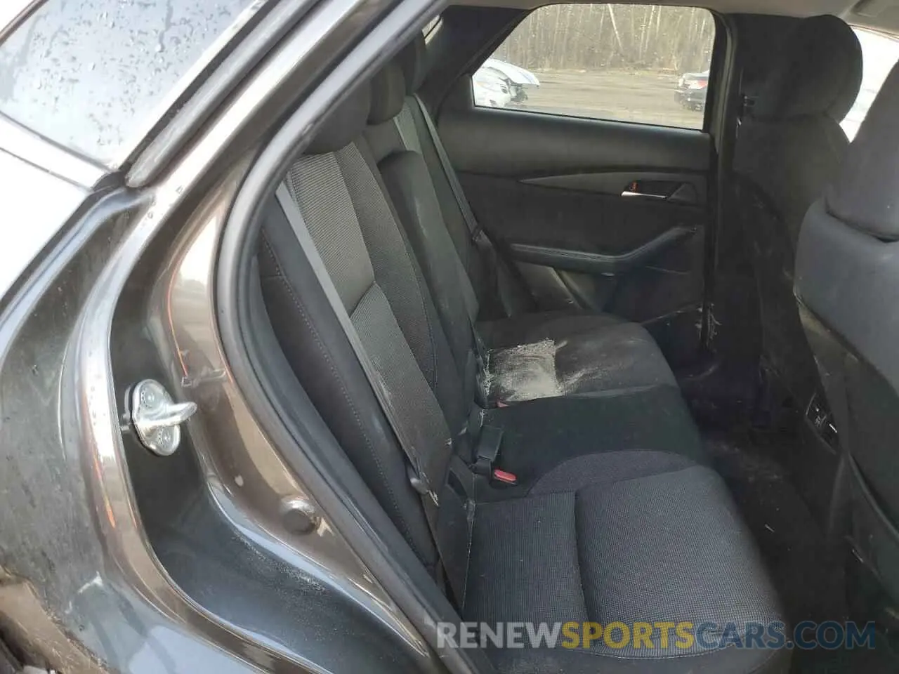 11 Photograph of a damaged car 3MVDMBCL1LM132787 MAZDA CX30 2020
