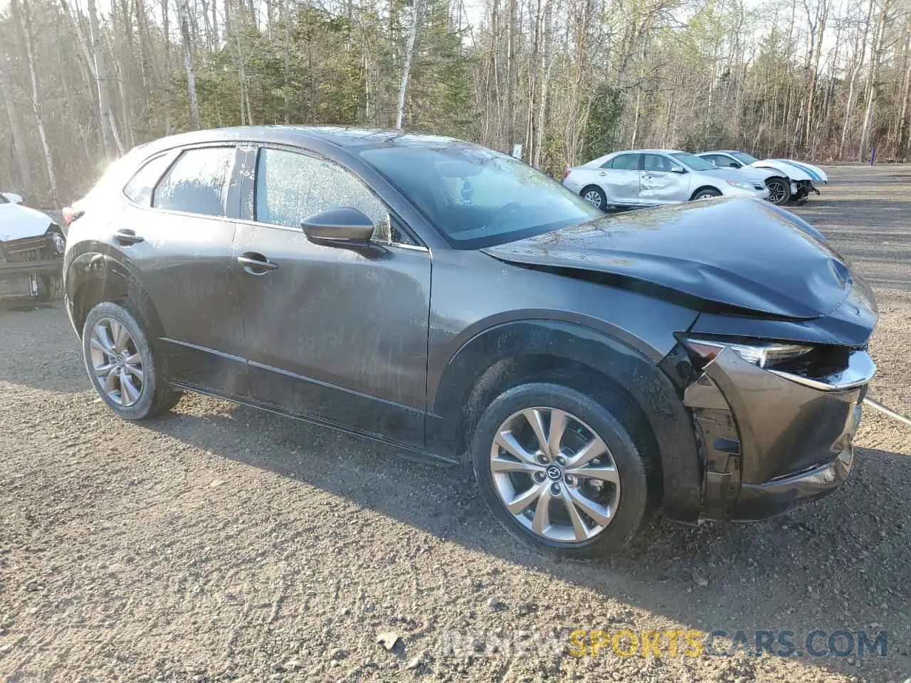 4 Photograph of a damaged car 3MVDMBCL1LM132787 MAZDA CX30 2020