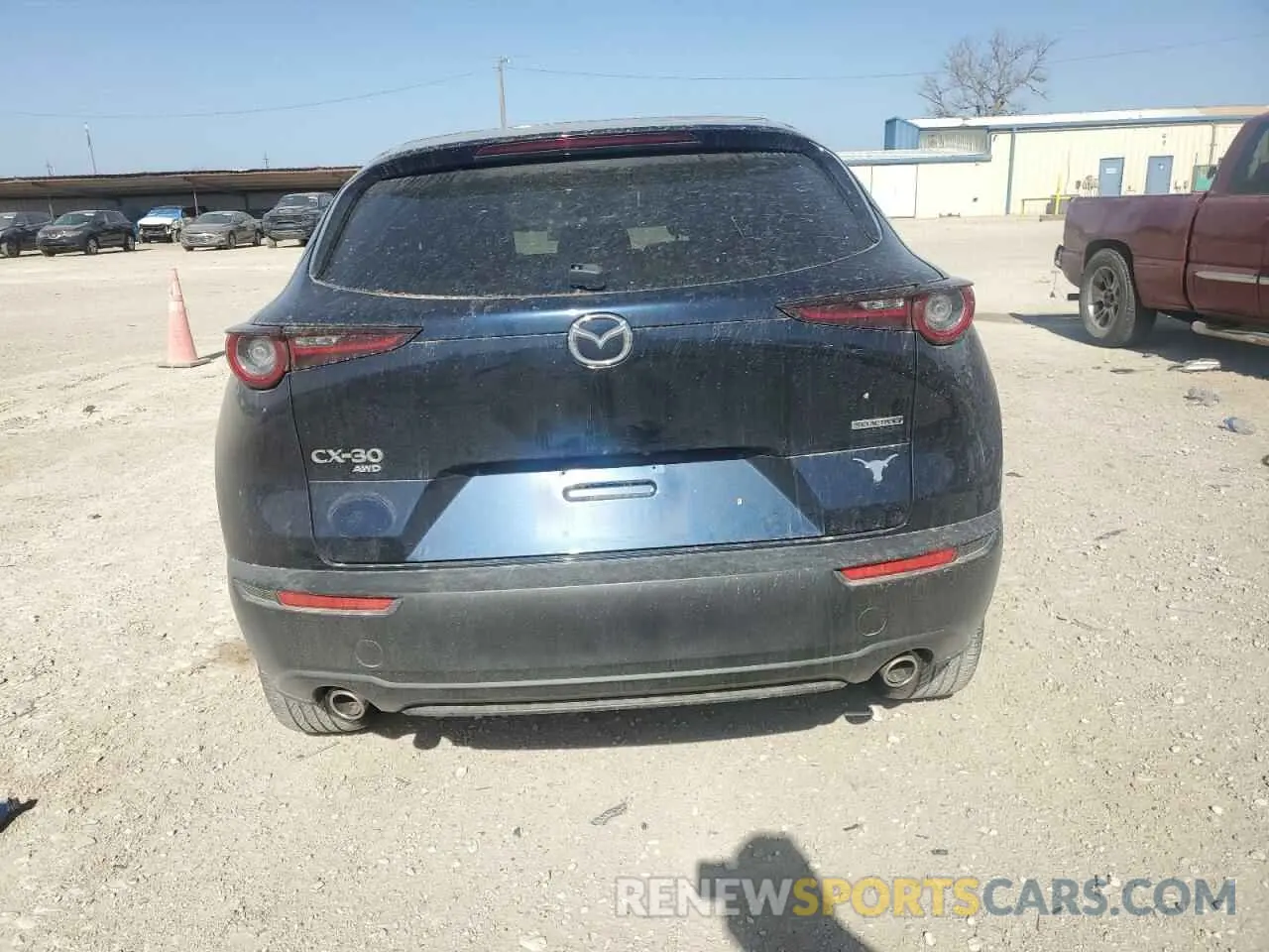 6 Photograph of a damaged car 3MVDMBCL7LM121406 MAZDA CX30 2020