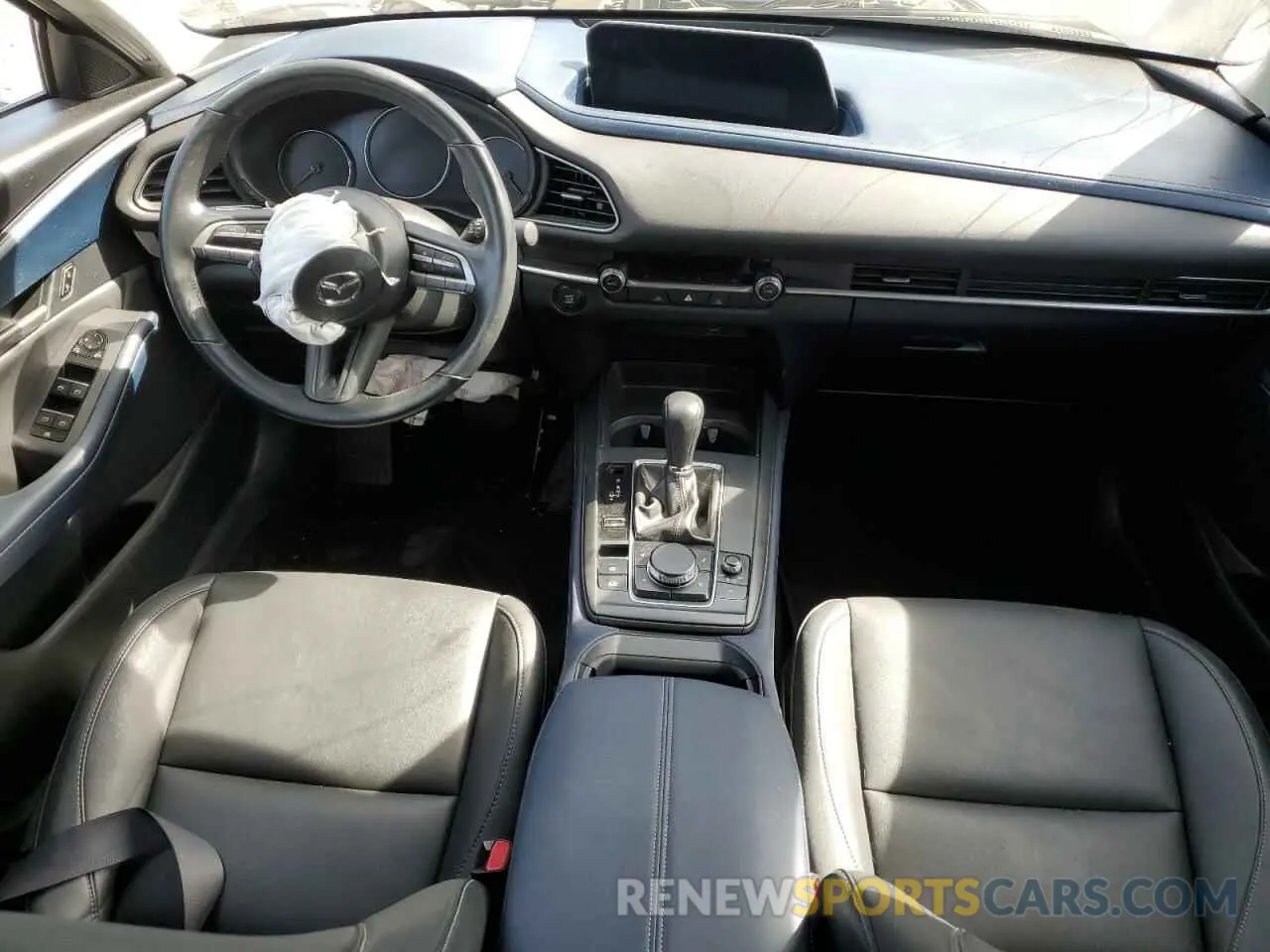 8 Photograph of a damaged car 3MVDMBCL7LM123883 MAZDA CX30 2020