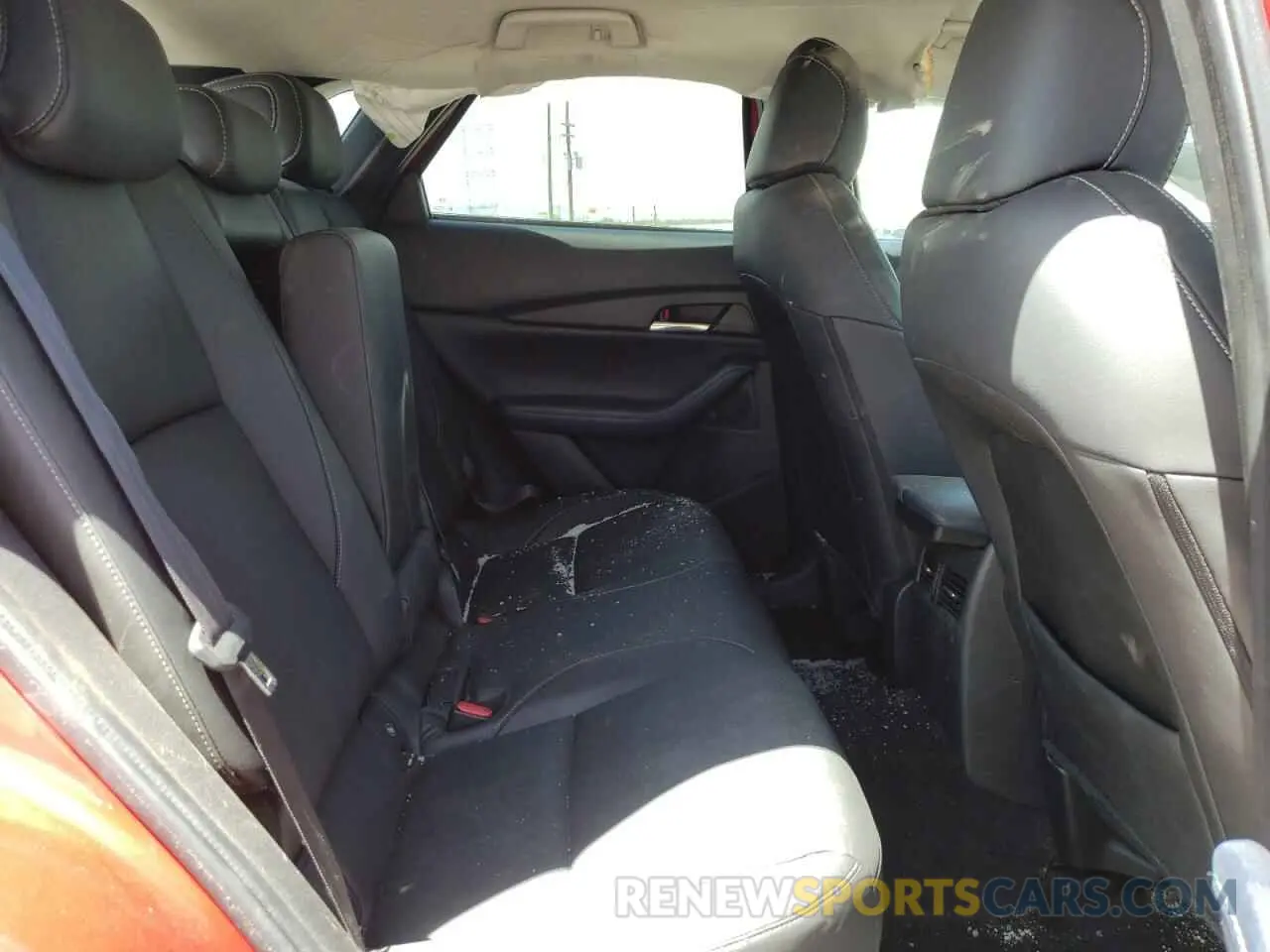 11 Photograph of a damaged car 3MVDMBDL7LM119105 MAZDA CX30 2020
