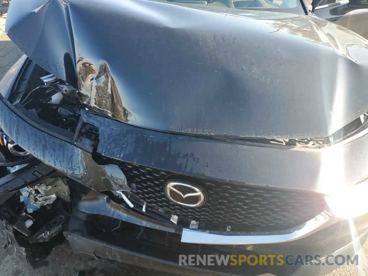 13 Photograph of a damaged car 3MVDMBEM3LM126527 MAZDA CX30 2020