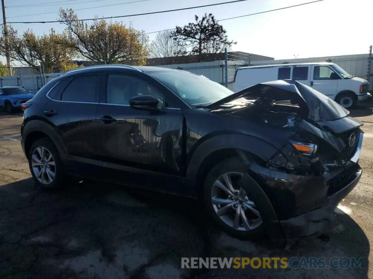 4 Photograph of a damaged car 3MVDMBEM3LM126527 MAZDA CX30 2020