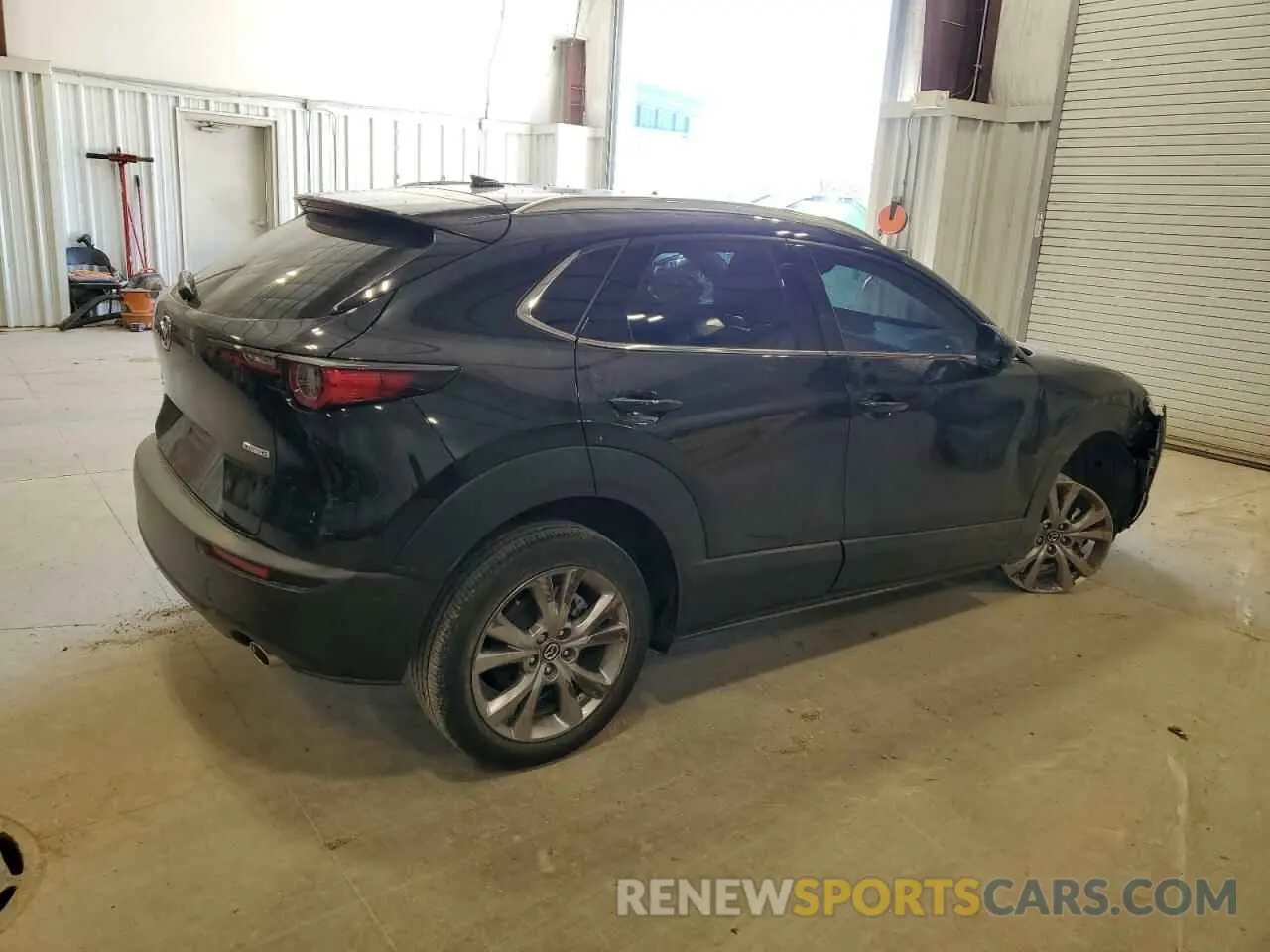 3 Photograph of a damaged car 3MVDMBEM4LM127105 MAZDA CX30 2020