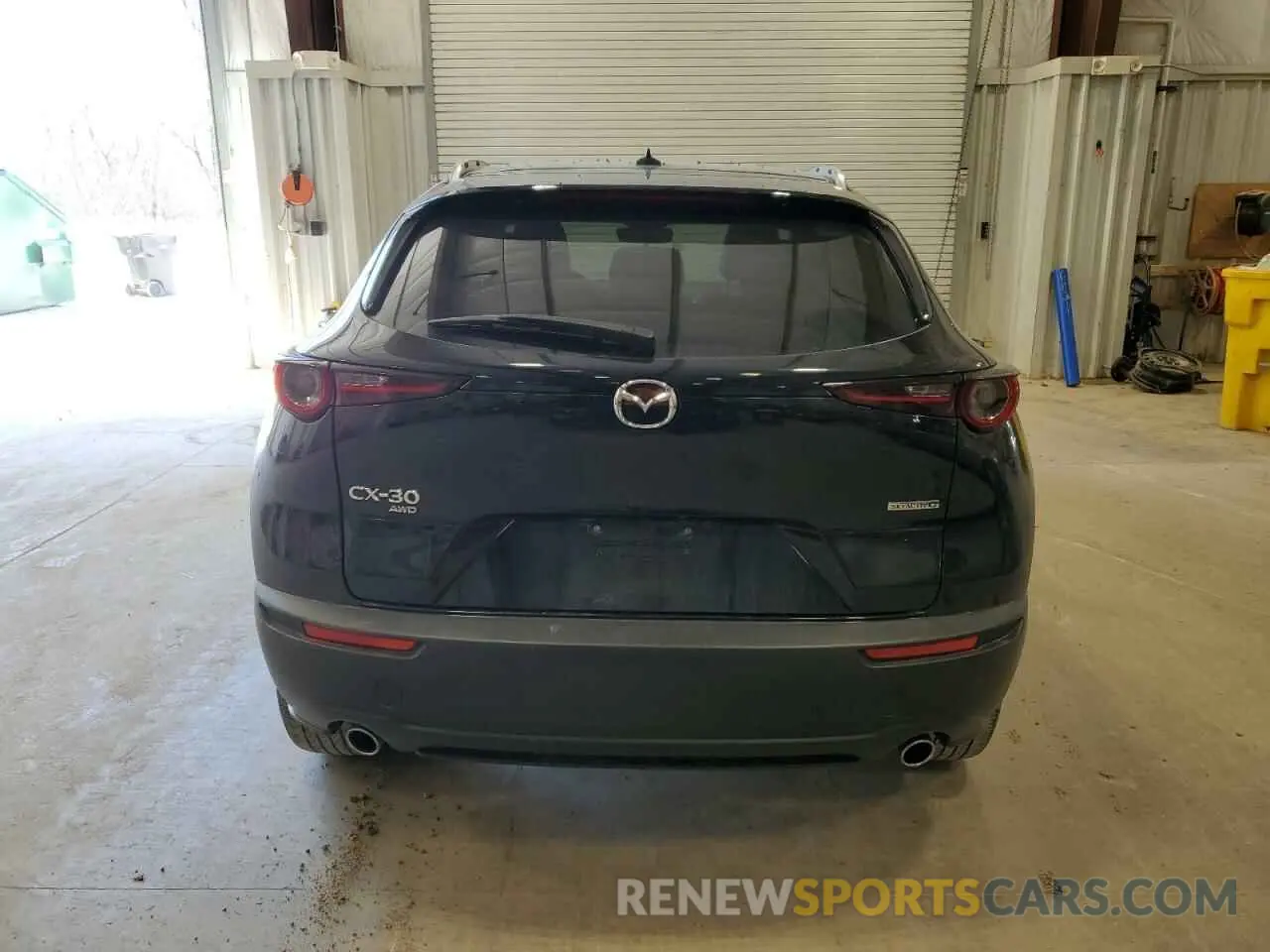 6 Photograph of a damaged car 3MVDMBEM4LM127105 MAZDA CX30 2020