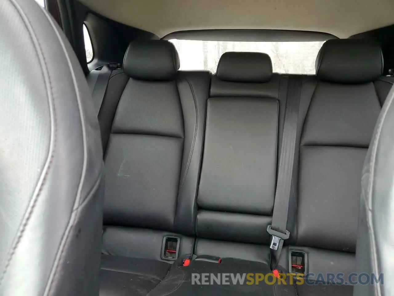 10 Photograph of a damaged car 3MVDMBEM4LM135849 MAZDA CX30 2020