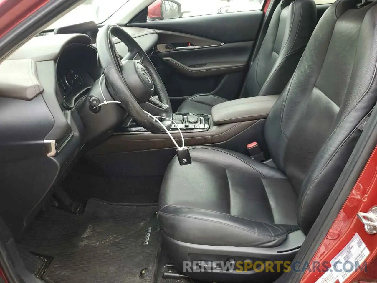 7 Photograph of a damaged car 3MVDMBEM4LM135849 MAZDA CX30 2020