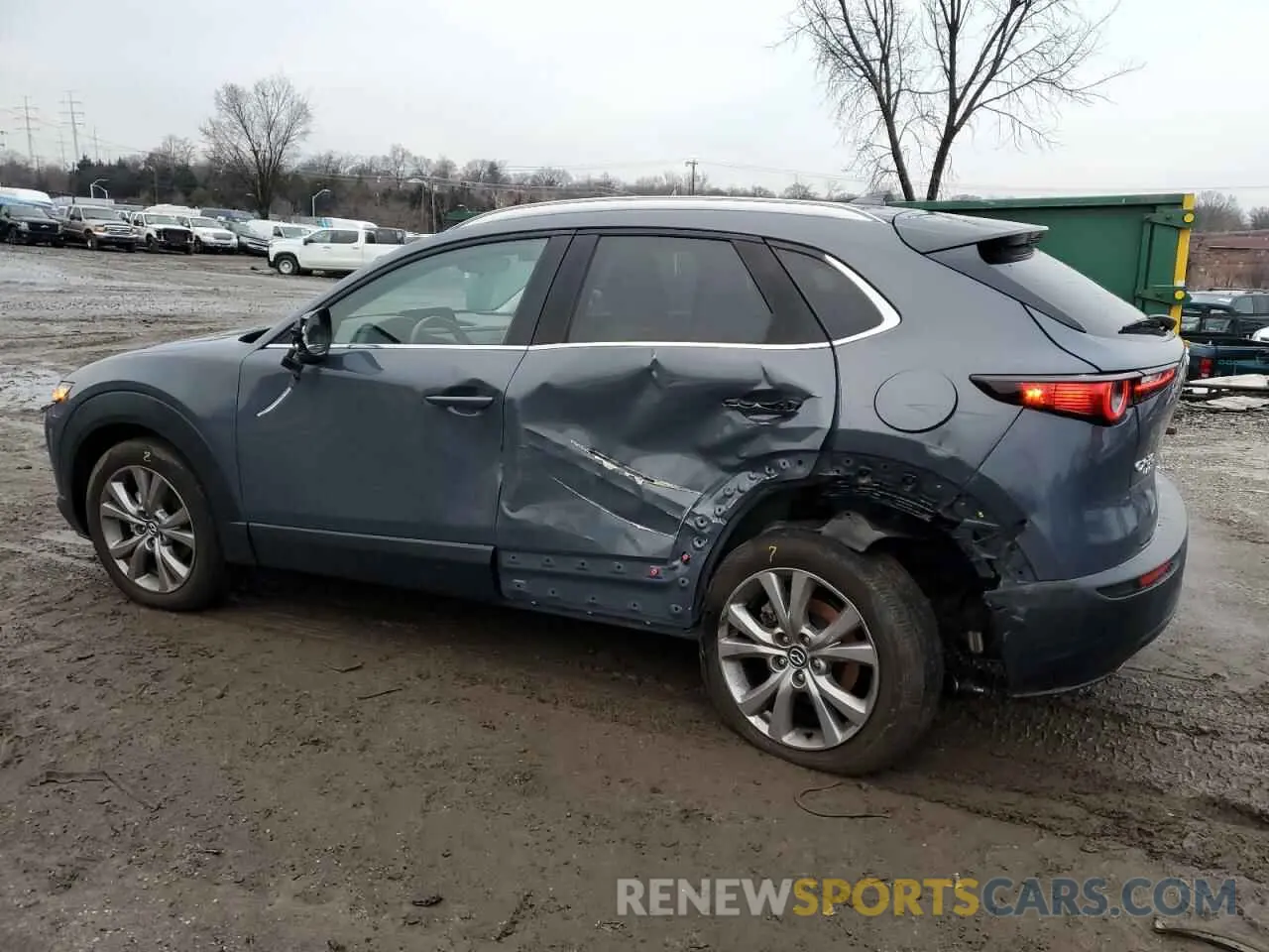 2 Photograph of a damaged car 3MVDMBEM4LM136726 MAZDA CX30 2020