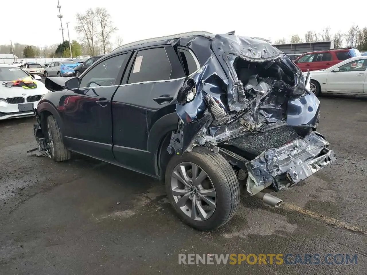 2 Photograph of a damaged car 3MVDMBEM8LM121954 MAZDA CX30 2020
