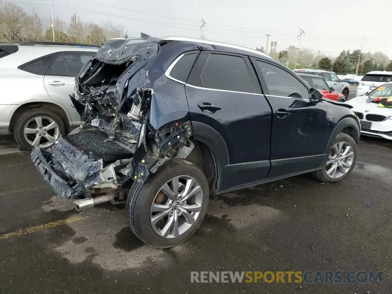3 Photograph of a damaged car 3MVDMBEM8LM121954 MAZDA CX30 2020