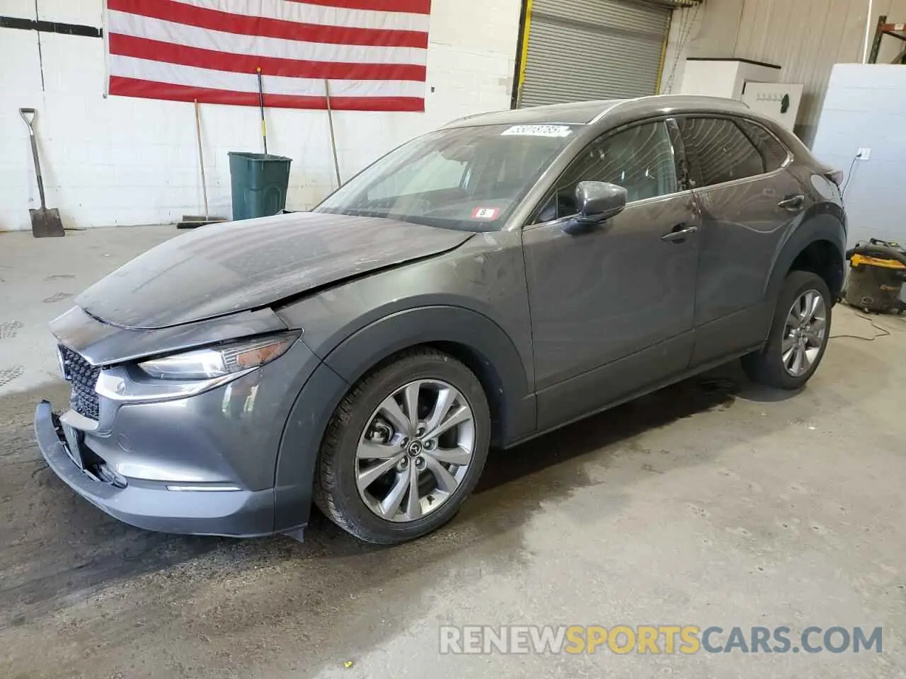 1 Photograph of a damaged car 3MVDMBEM9LM136348 MAZDA CX30 2020
