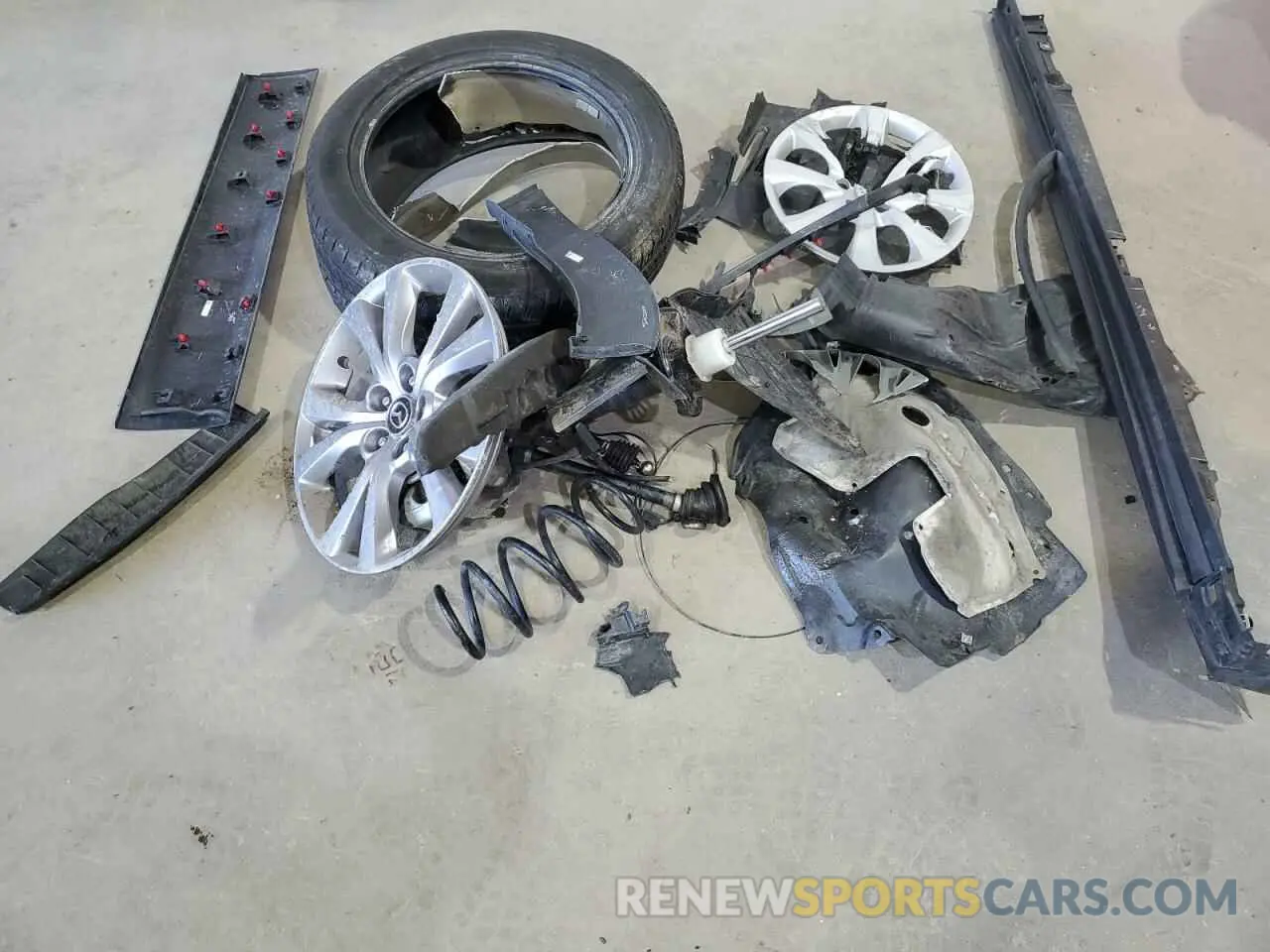 12 Photograph of a damaged car 3MVDMBEM9LM136348 MAZDA CX30 2020