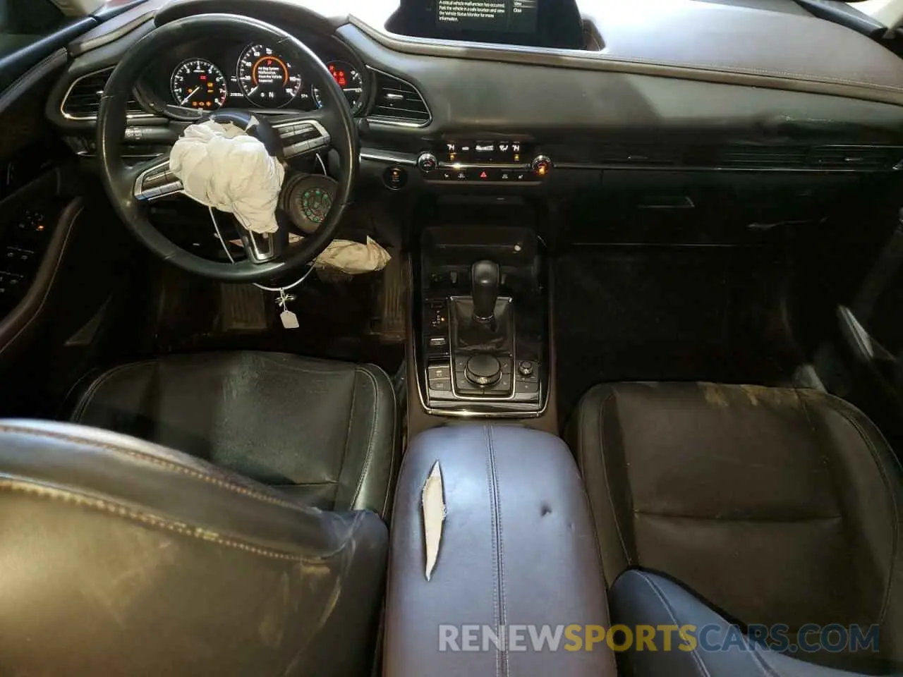 8 Photograph of a damaged car 3MVDMBEM9LM136348 MAZDA CX30 2020