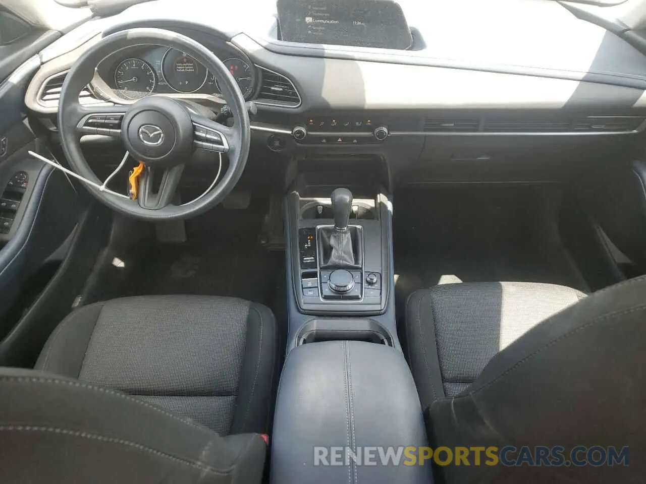 8 Photograph of a damaged car 3MVDMAAL6MM211497 MAZDA CX30 2021