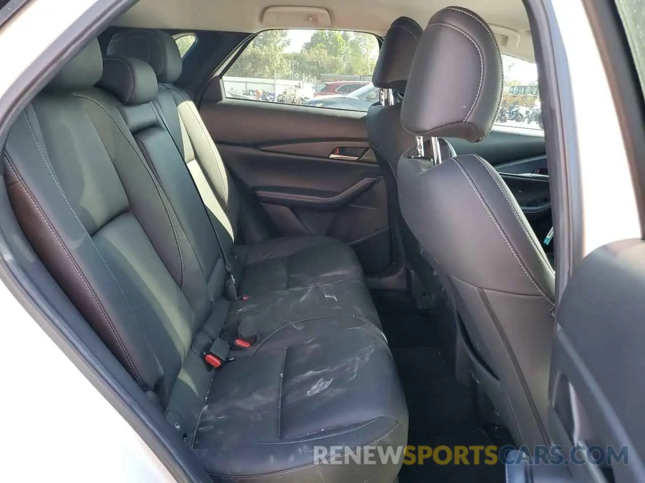 11 Photograph of a damaged car 3MVDMABL2MM210703 MAZDA CX30 2021