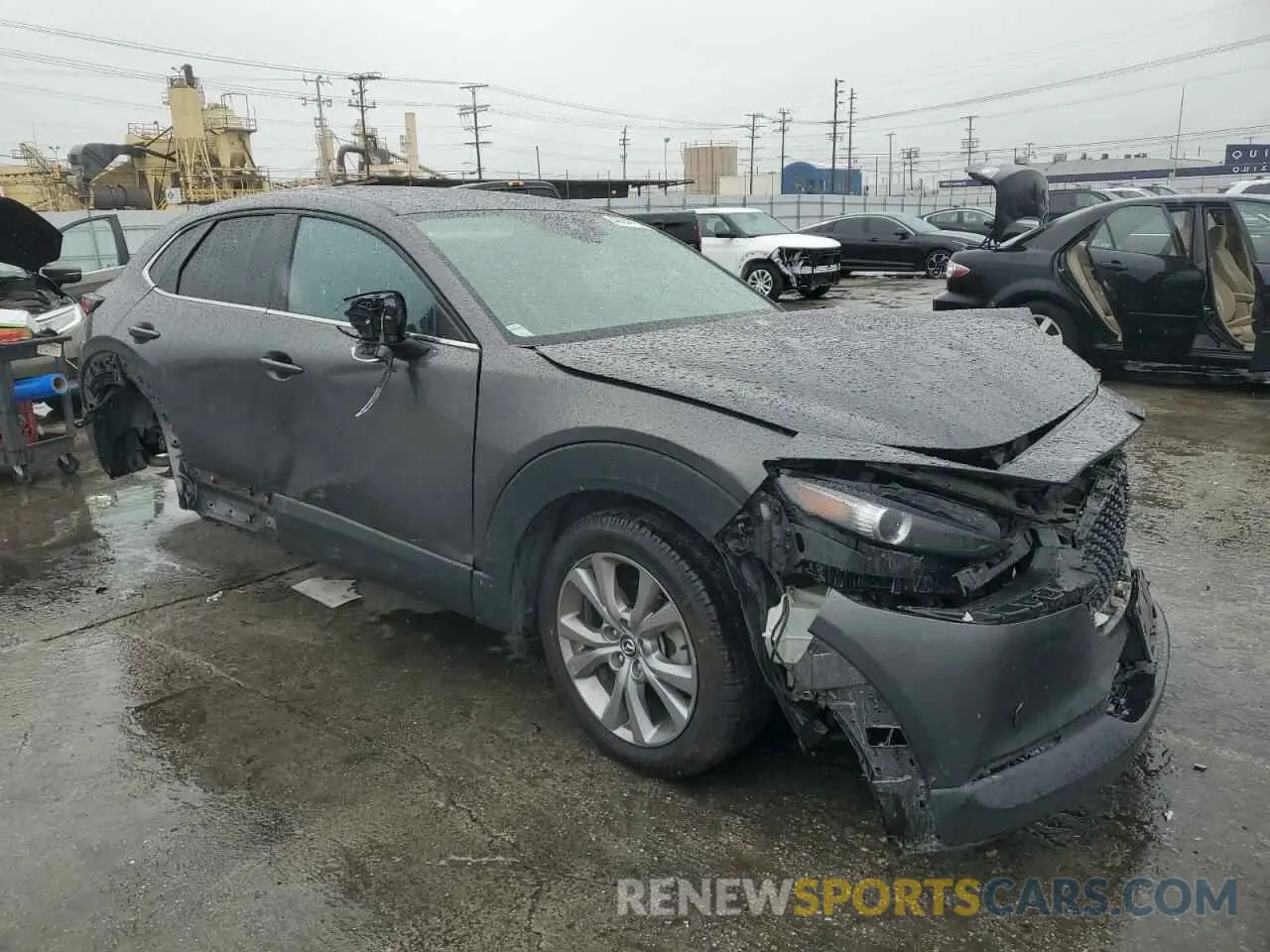 4 Photograph of a damaged car 3MVDMABL2MM269749 MAZDA CX30 2021