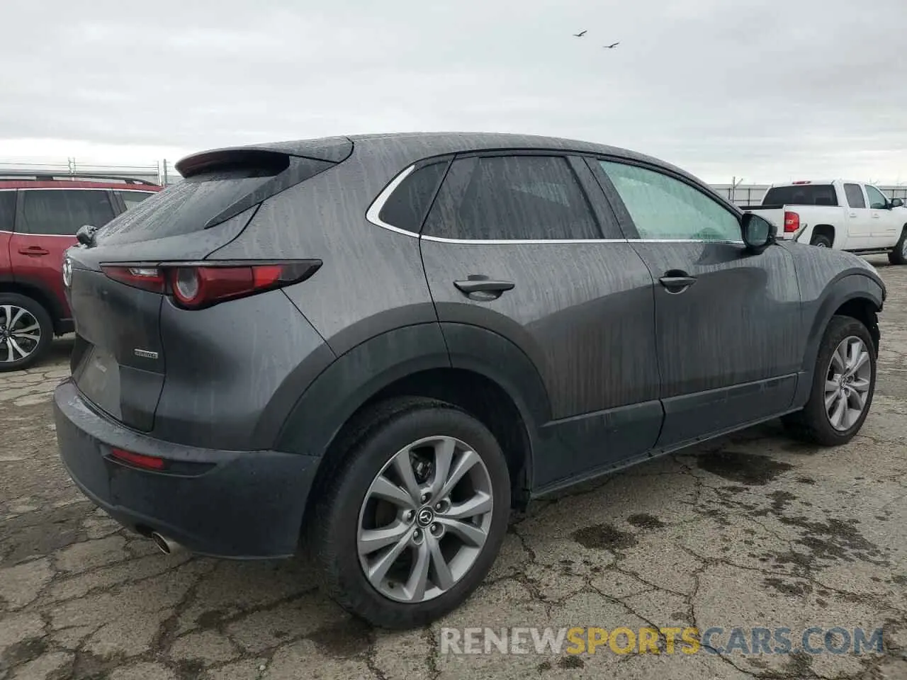 3 Photograph of a damaged car 3MVDMABL3MM220186 MAZDA CX30 2021