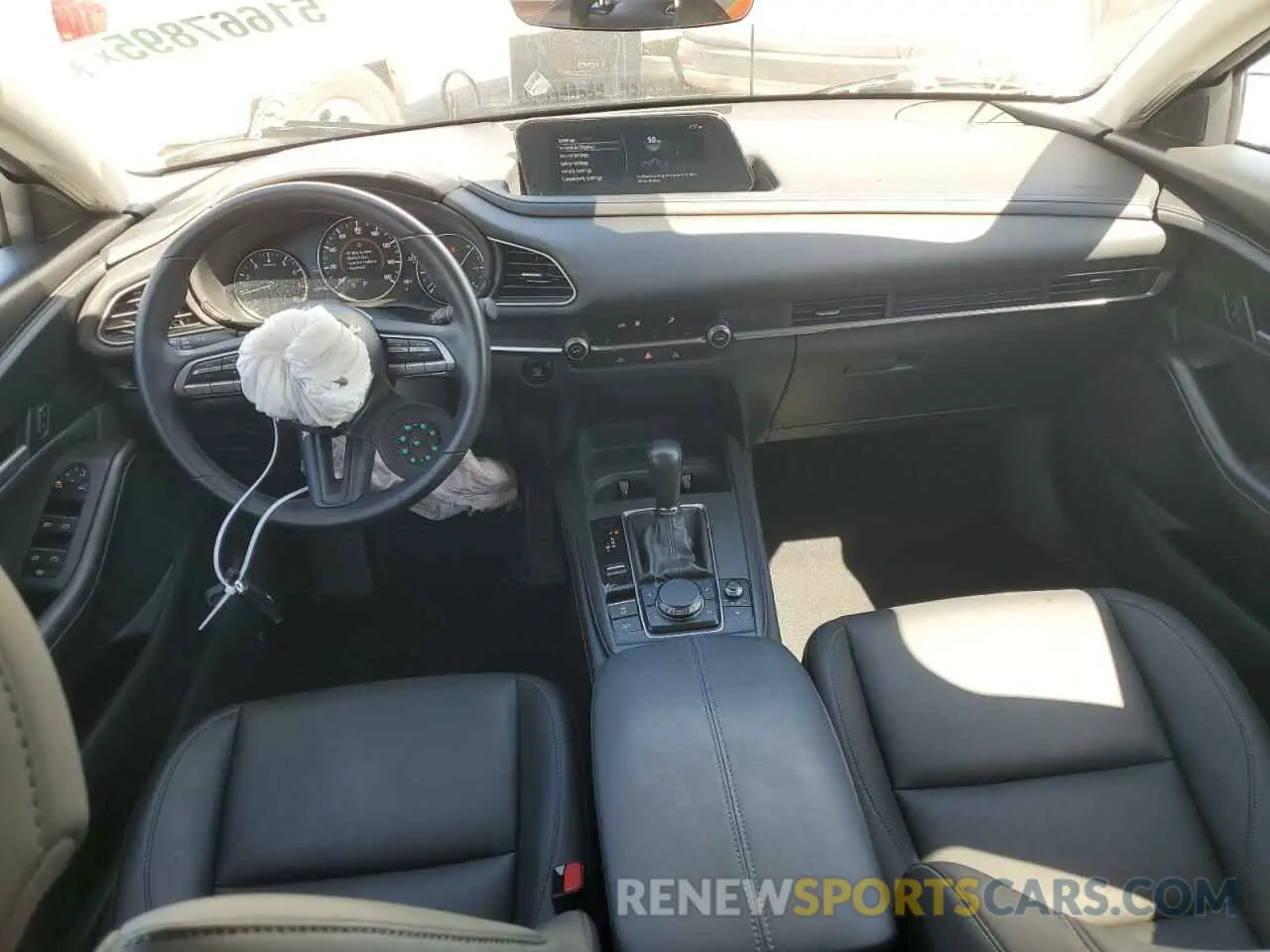 8 Photograph of a damaged car 3MVDMABL6MM303420 MAZDA CX30 2021