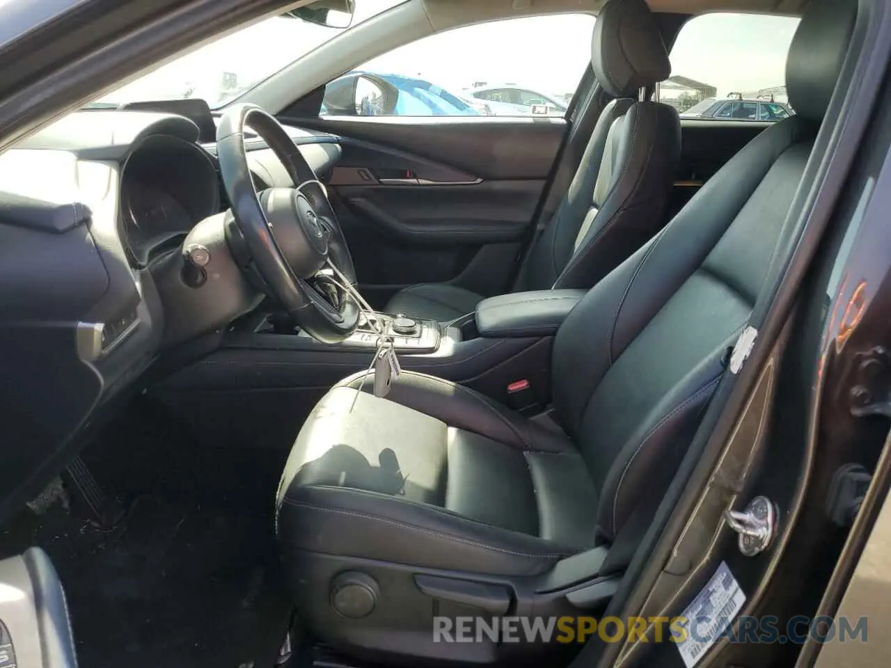 7 Photograph of a damaged car 3MVDMABL8MM220412 MAZDA CX30 2021