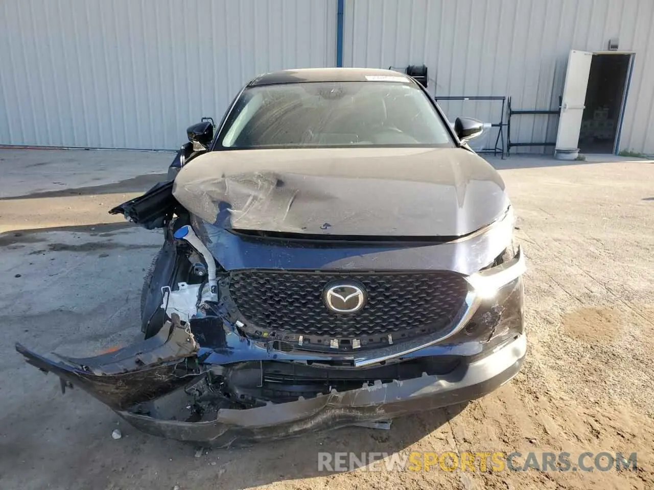 5 Photograph of a damaged car 3MVDMABL9MM318560 MAZDA CX30 2021