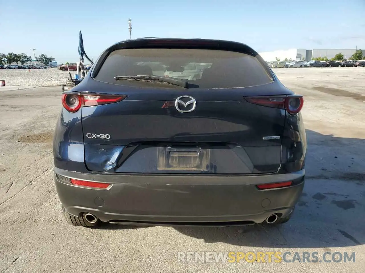 6 Photograph of a damaged car 3MVDMABL9MM318560 MAZDA CX30 2021
