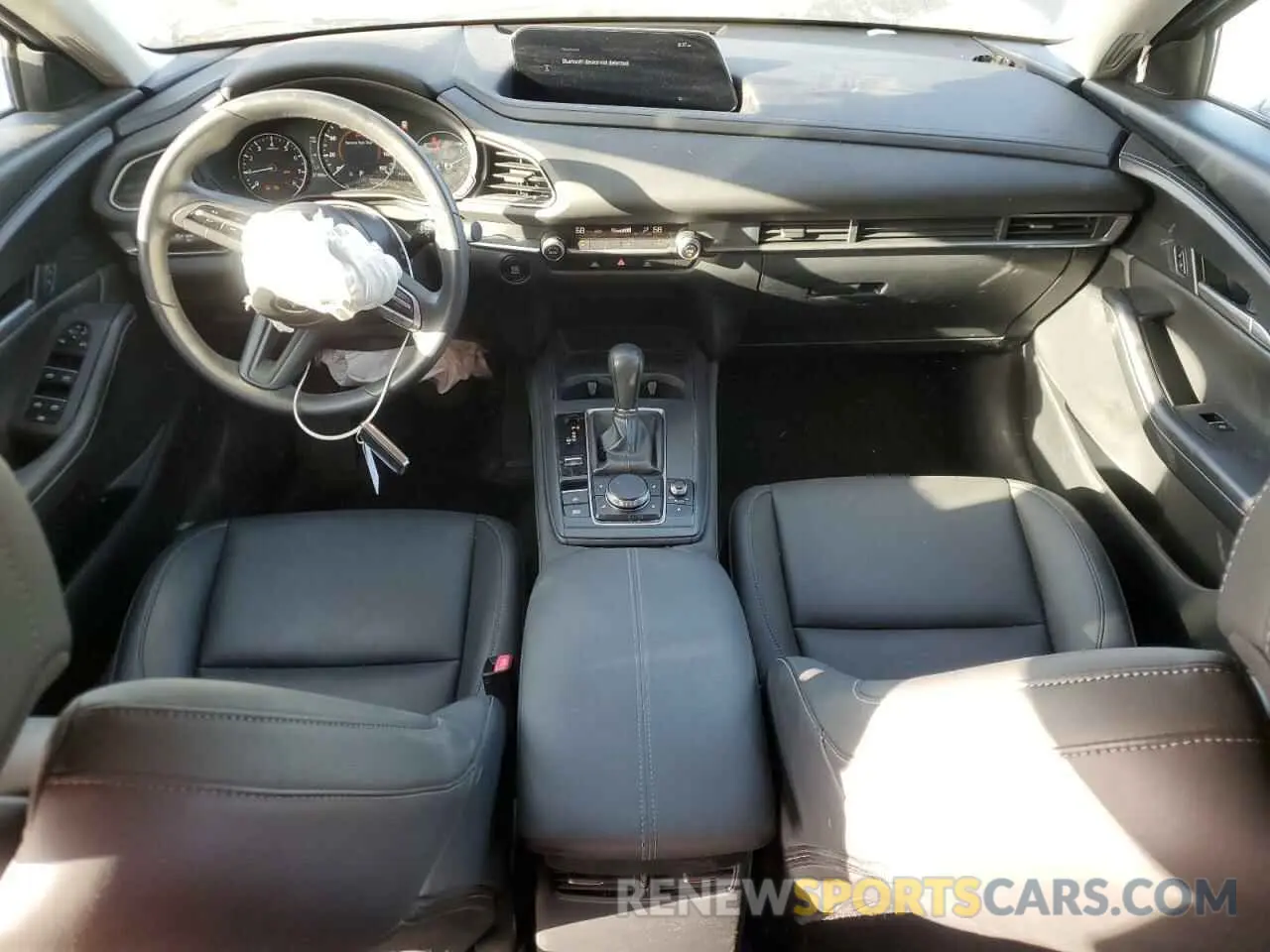 8 Photograph of a damaged car 3MVDMABL9MM318560 MAZDA CX30 2021