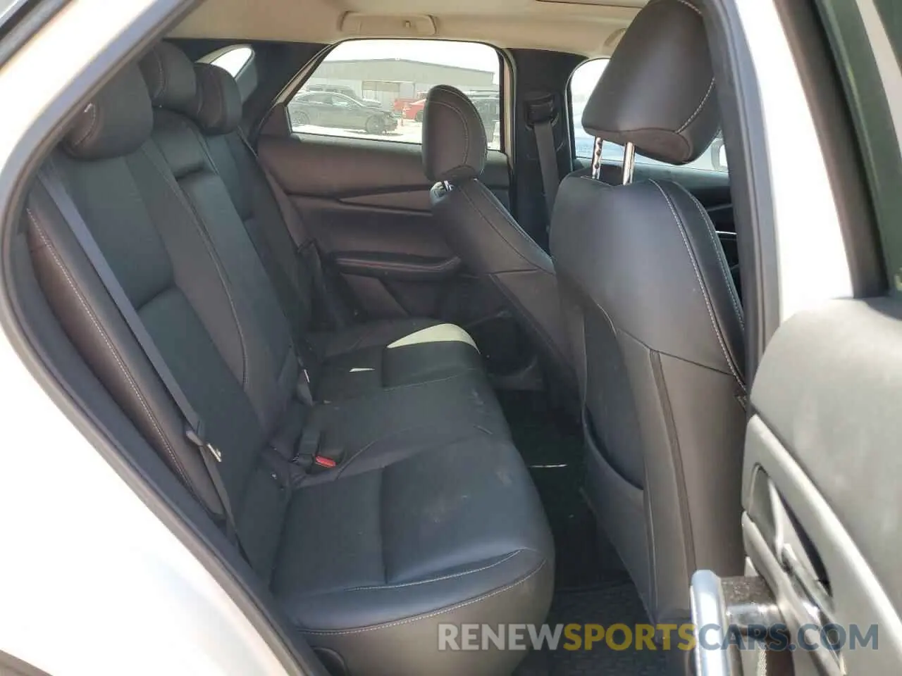 11 Photograph of a damaged car 3MVDMACL4MM208868 MAZDA CX30 2021