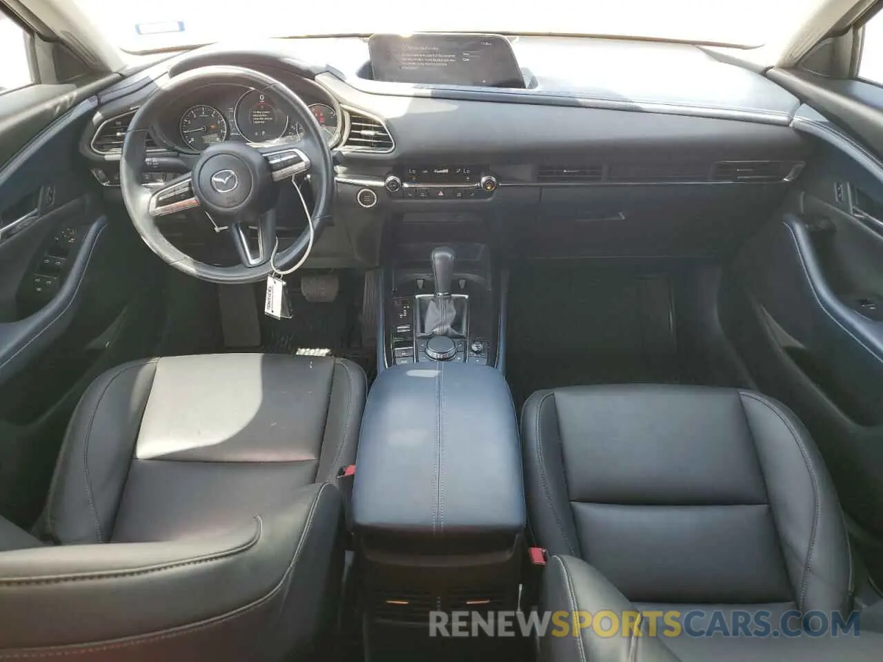 8 Photograph of a damaged car 3MVDMACL4MM208868 MAZDA CX30 2021