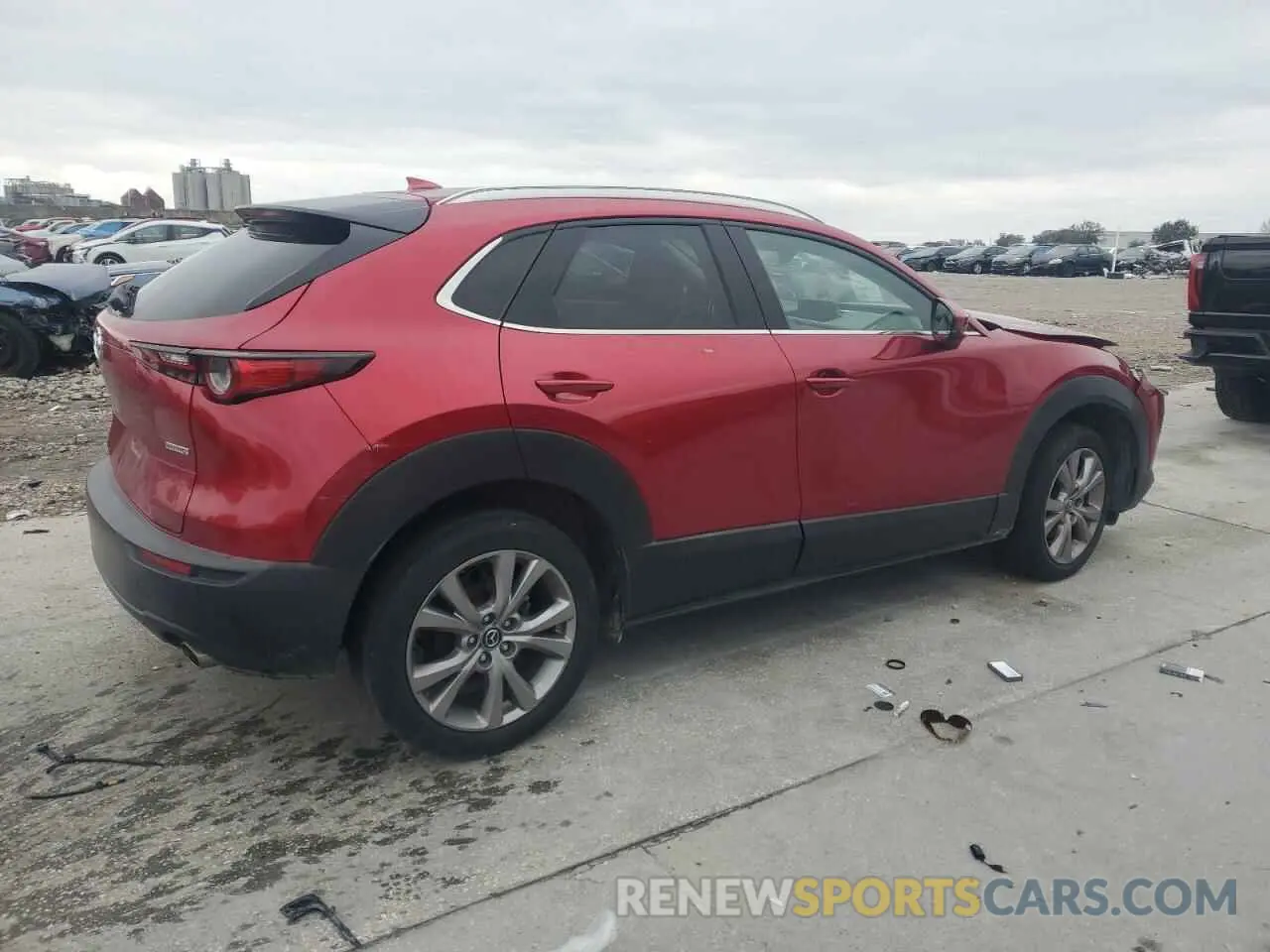 3 Photograph of a damaged car 3MVDMADL4MM202745 MAZDA CX30 2021