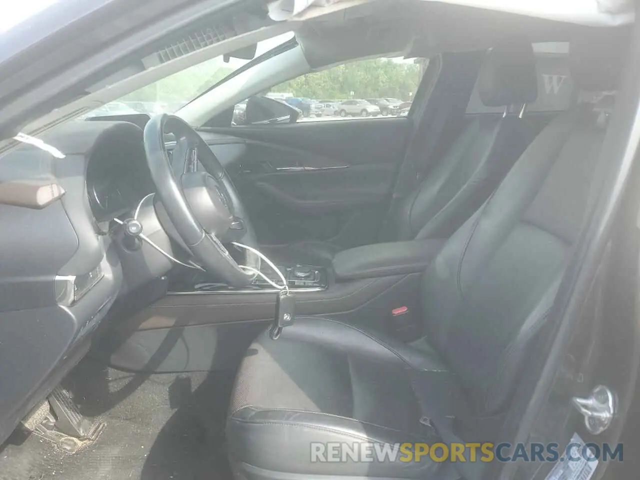 7 Photograph of a damaged car 3MVDMADLXMM208193 MAZDA CX30 2021