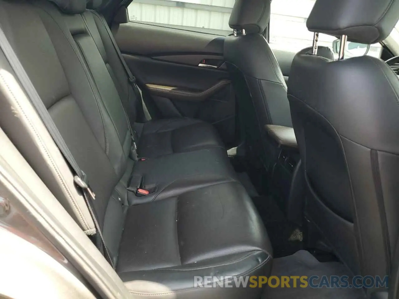 11 Photograph of a damaged car 3MVDMADM5MM228960 MAZDA CX30 2021