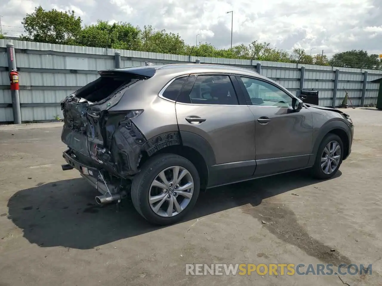 3 Photograph of a damaged car 3MVDMADM5MM228960 MAZDA CX30 2021