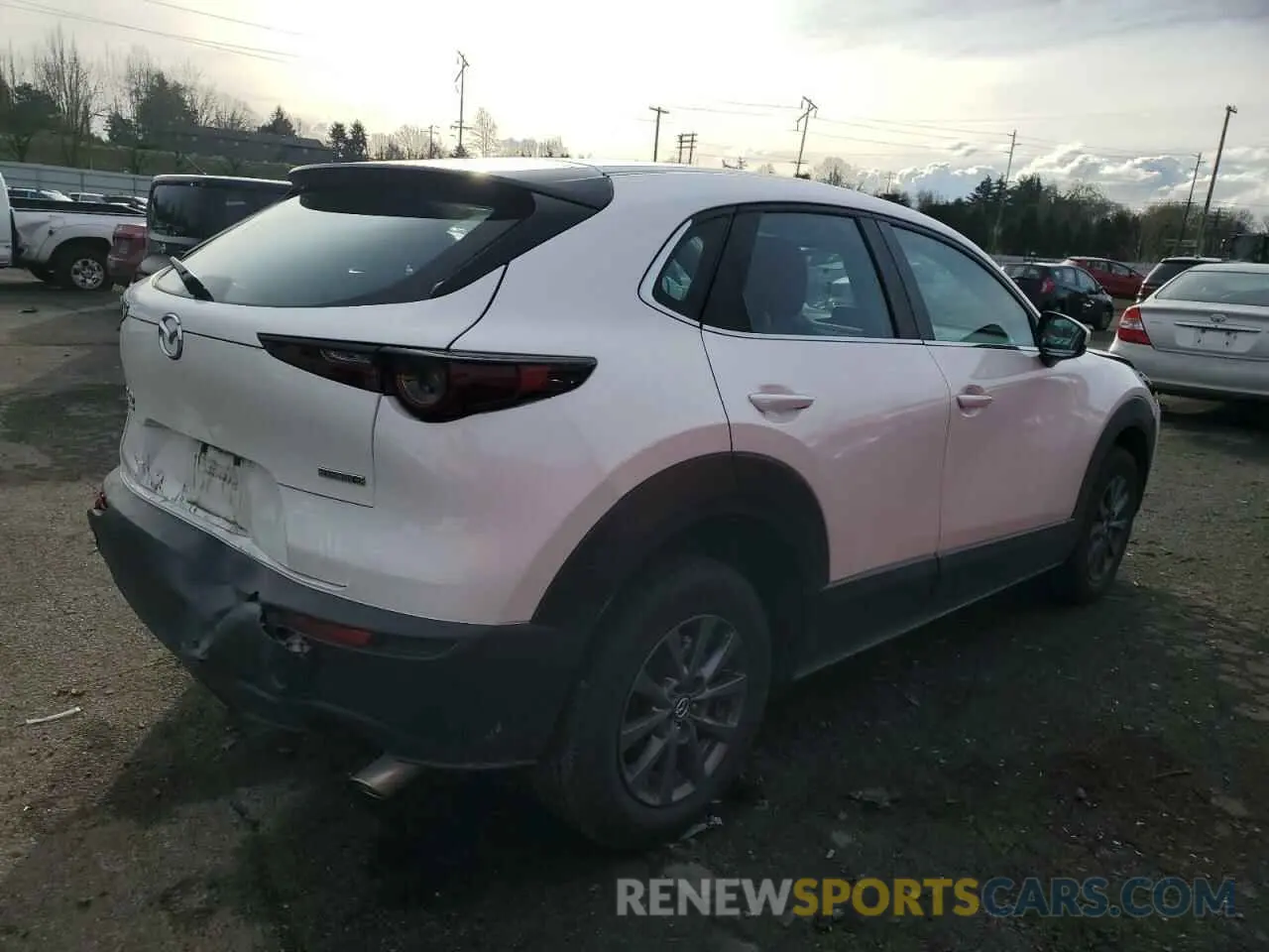 3 Photograph of a damaged car 3MVDMBAL6MM226961 MAZDA CX30 2021