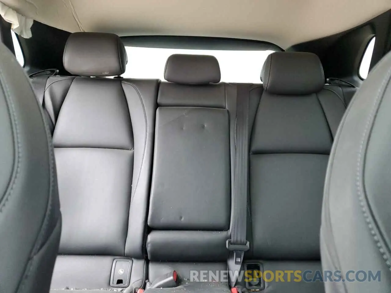 10 Photograph of a damaged car 3MVDMBAYXMM314228 MAZDA CX30 2021