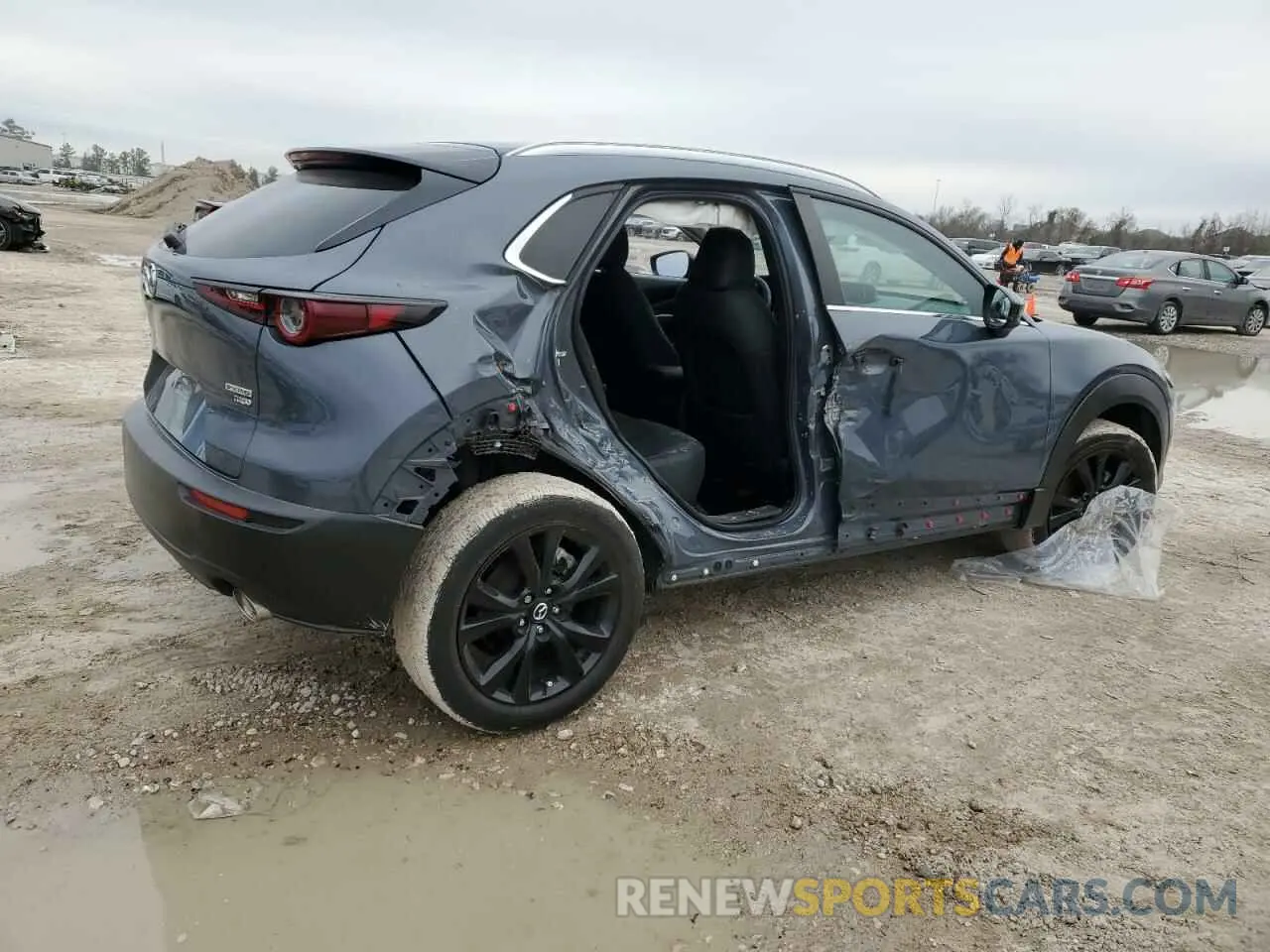 3 Photograph of a damaged car 3MVDMBAYXMM314228 MAZDA CX30 2021