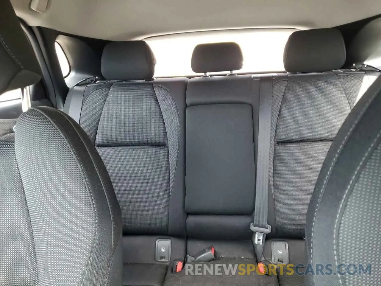10 Photograph of a damaged car 3MVDMBB76MM212513 MAZDA CX30 2021