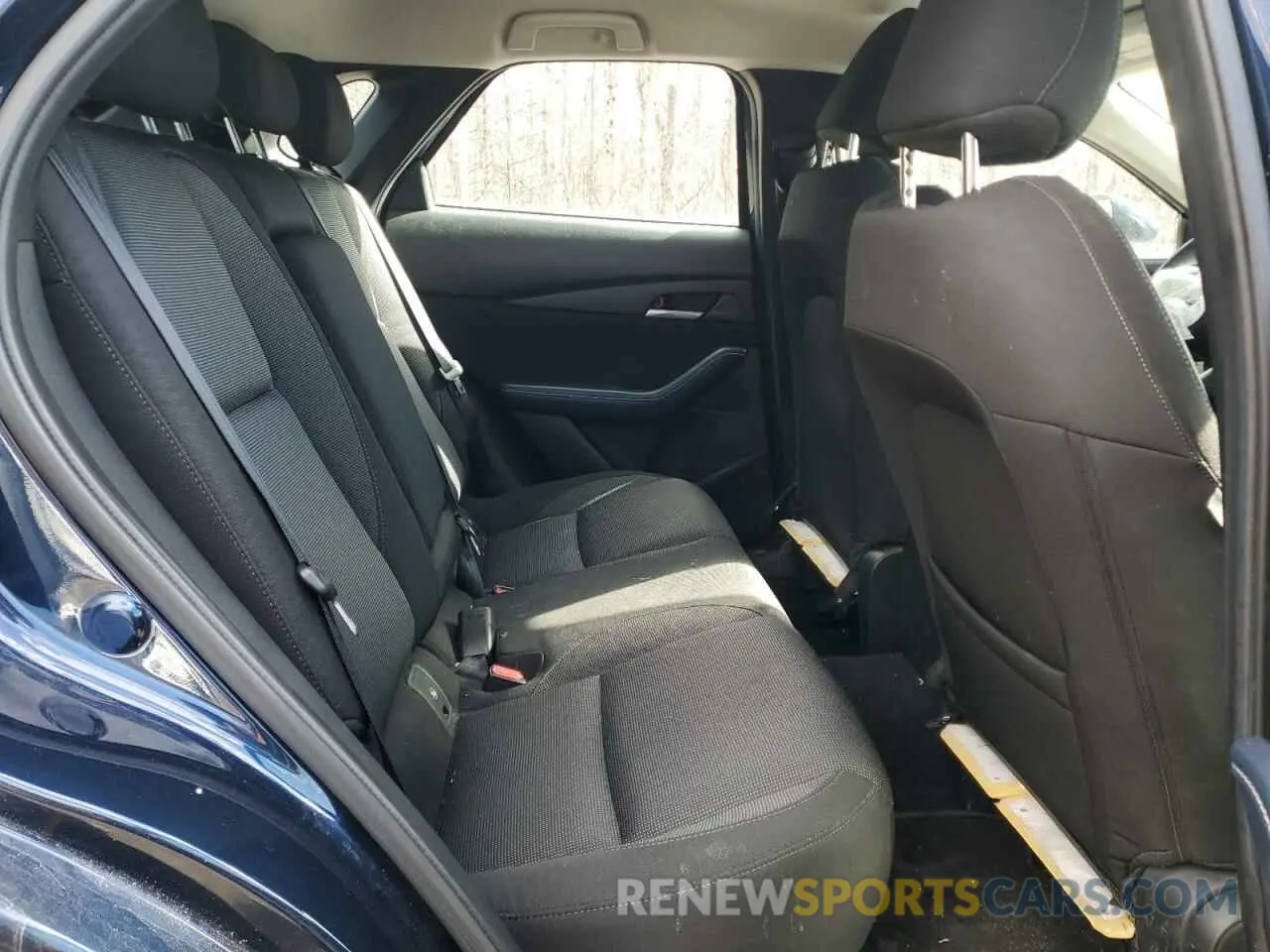 11 Photograph of a damaged car 3MVDMBB76MM212513 MAZDA CX30 2021