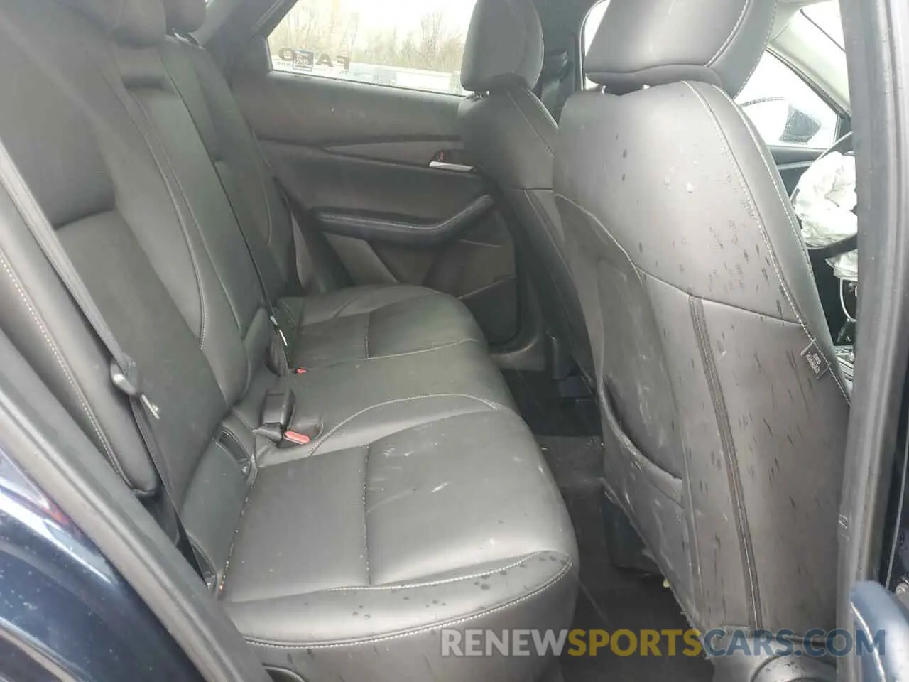 11 Photograph of a damaged car 3MVDMBBL0MM203495 MAZDA CX30 2021
