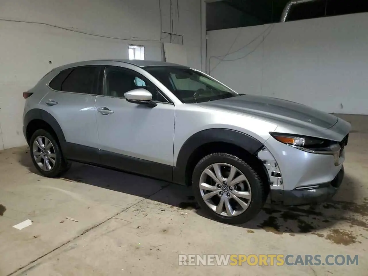 4 Photograph of a damaged car 3MVDMBBL0MM235251 MAZDA CX30 2021