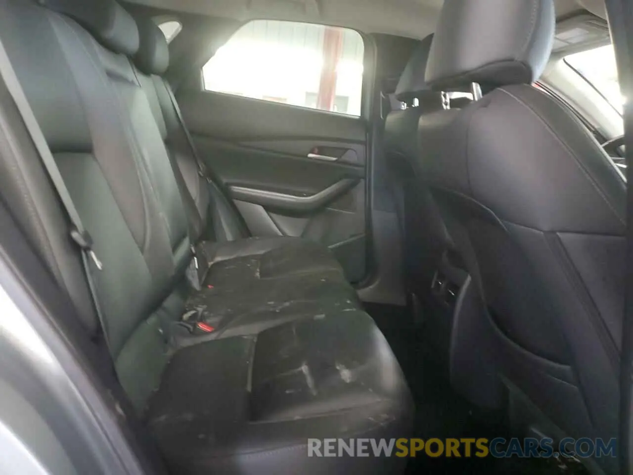 11 Photograph of a damaged car 3MVDMBBL0MM305606 MAZDA CX30 2021