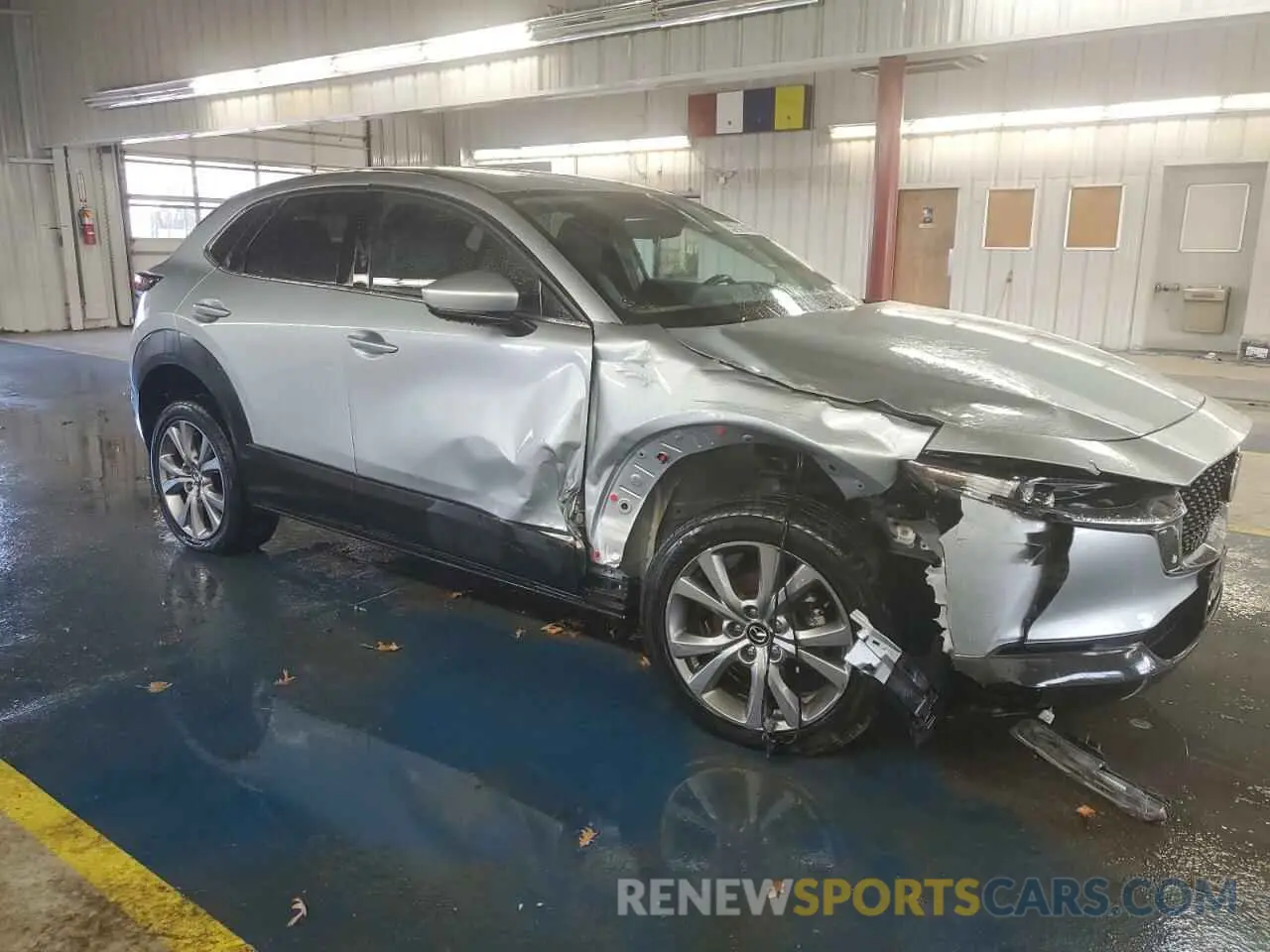 4 Photograph of a damaged car 3MVDMBBL0MM305606 MAZDA CX30 2021