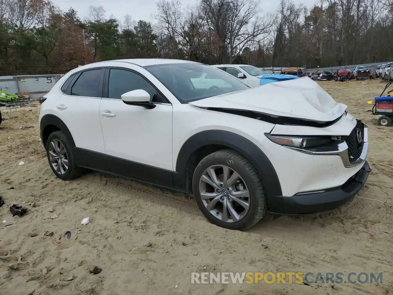 4 Photograph of a damaged car 3MVDMBBL1MM213629 MAZDA CX30 2021