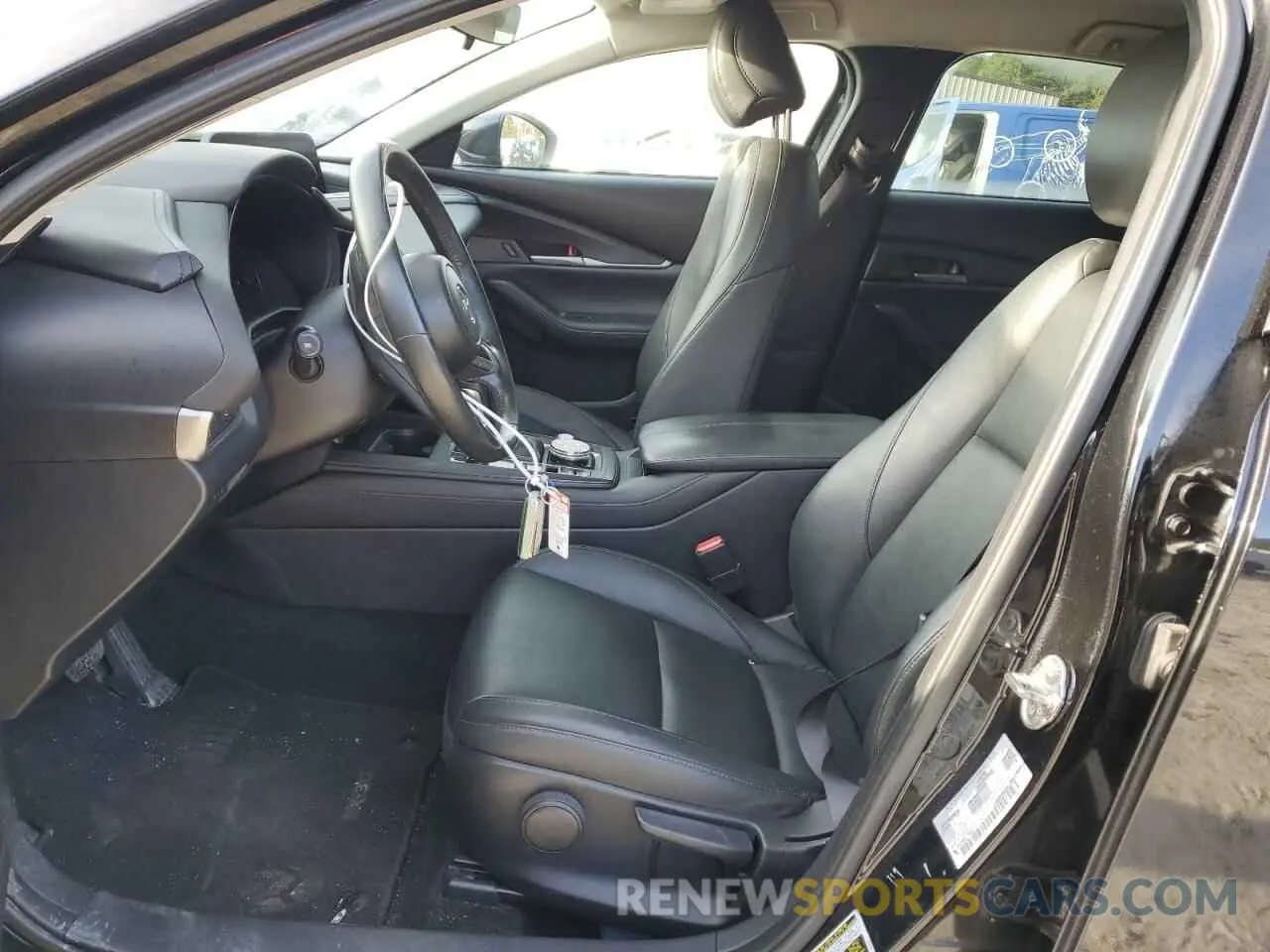 7 Photograph of a damaged car 3MVDMBBL1MM253743 MAZDA CX30 2021