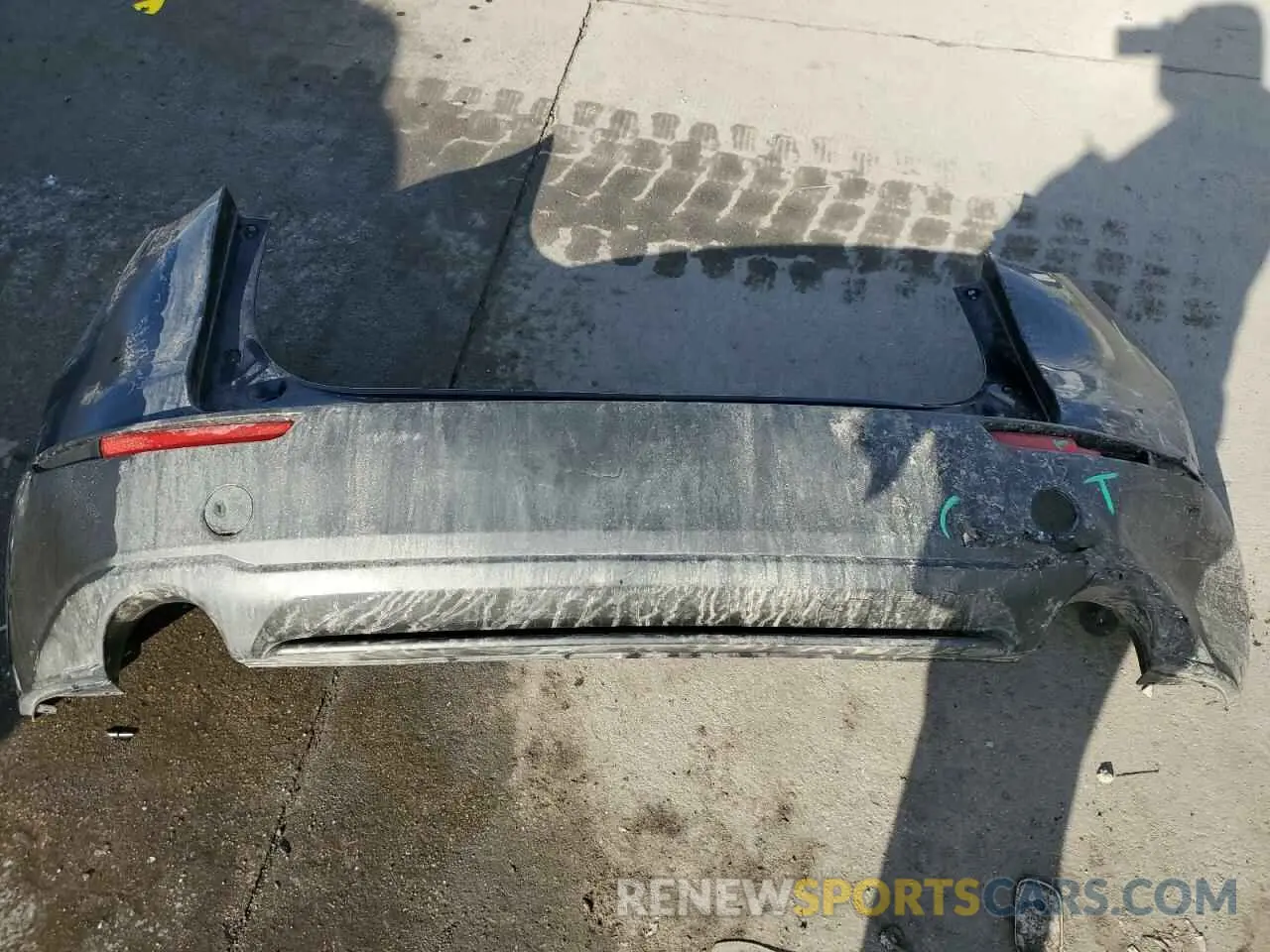 13 Photograph of a damaged car 3MVDMBBL1MM318977 MAZDA CX30 2021