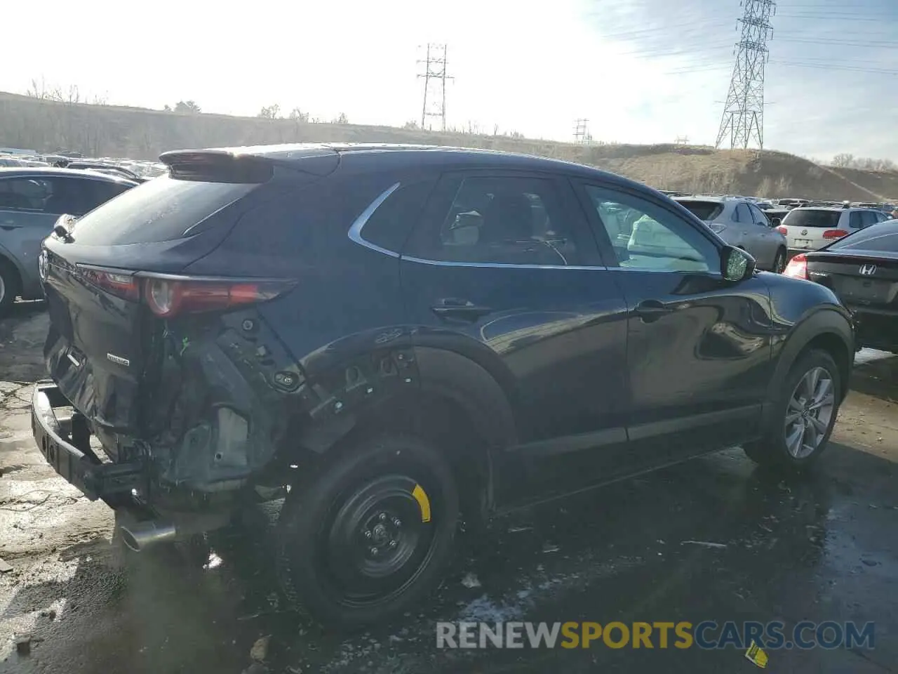 3 Photograph of a damaged car 3MVDMBBL1MM318977 MAZDA CX30 2021