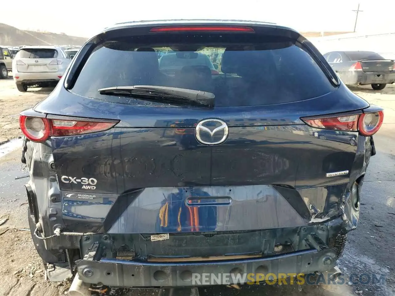 6 Photograph of a damaged car 3MVDMBBL1MM318977 MAZDA CX30 2021